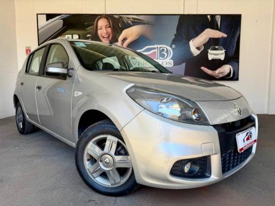 RENAULT SANDERO 1.0 EXPRESSION 16V FLEX 4P MANUAL RENAULT SANDERO 1.0 EXPRESSION 16V FLEX 4P MANUAL